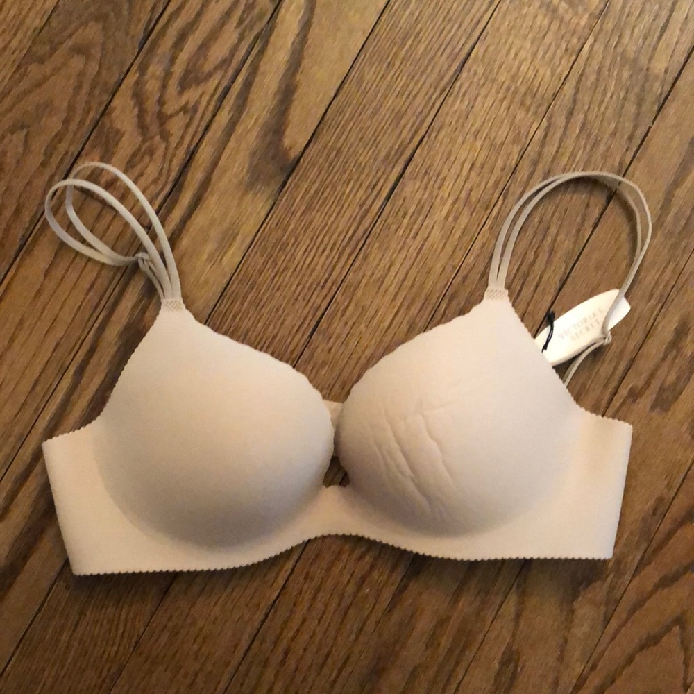 VS Secret Embrace Bra 34B